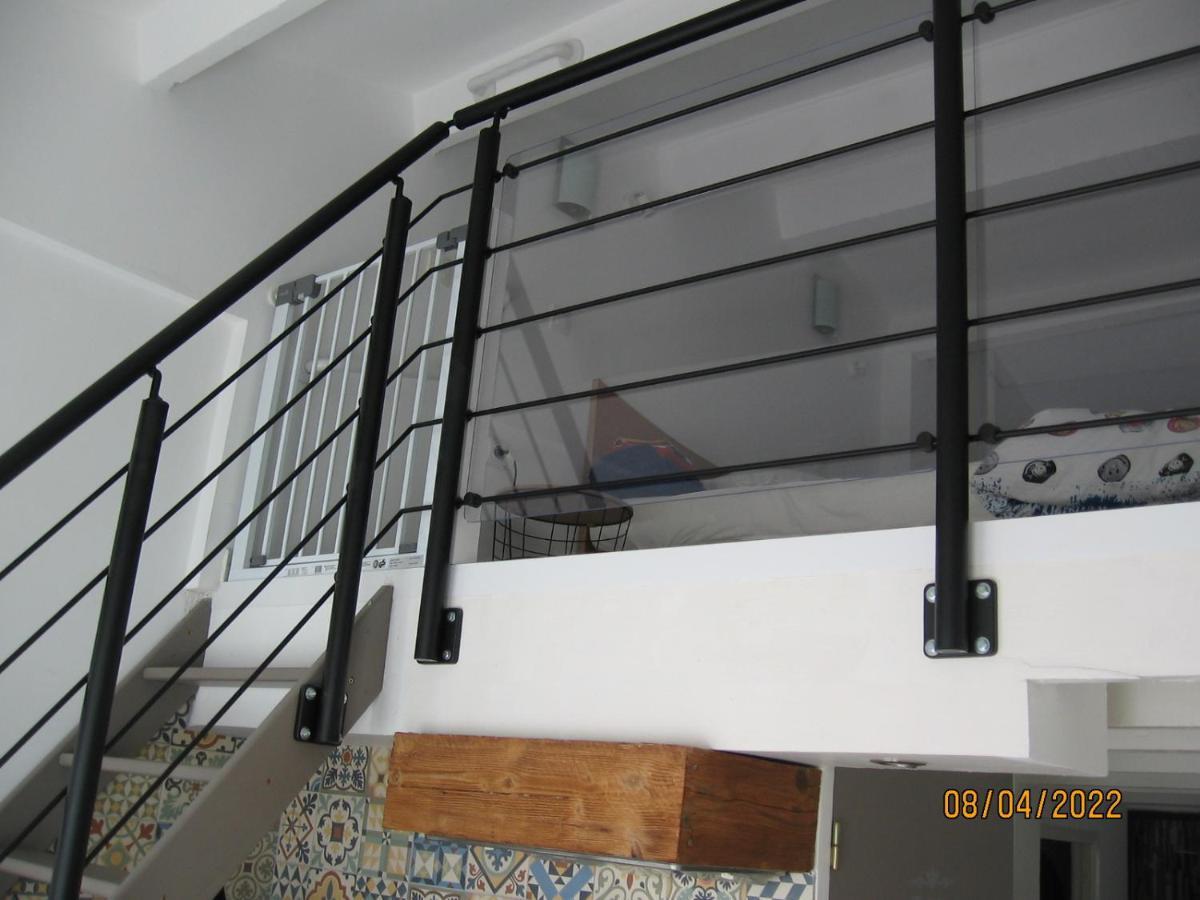 Appartement Avec Chambre En Mezzanine Rognac Exterior photo