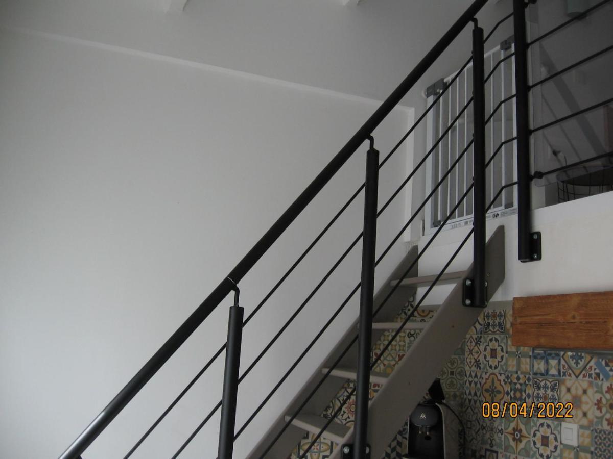 Appartement Avec Chambre En Mezzanine Rognac Exterior photo